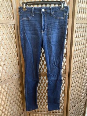 Hollister Dark Blue High-Rise Skinny Jegging